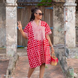 Robe courte en pagne traditionnelle