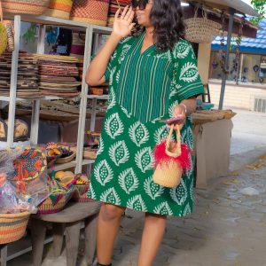 Robe courte en pagne traditionnelle